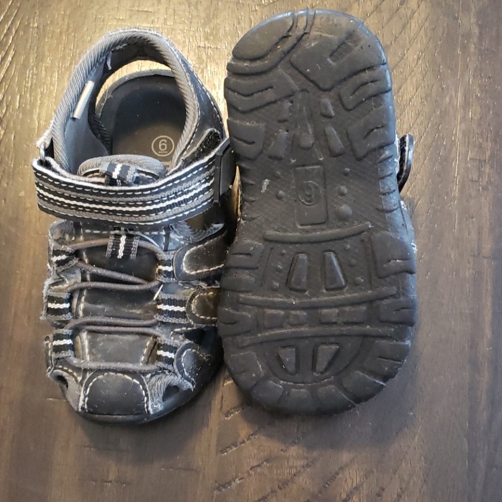 Sandals - Picture 4 of 4